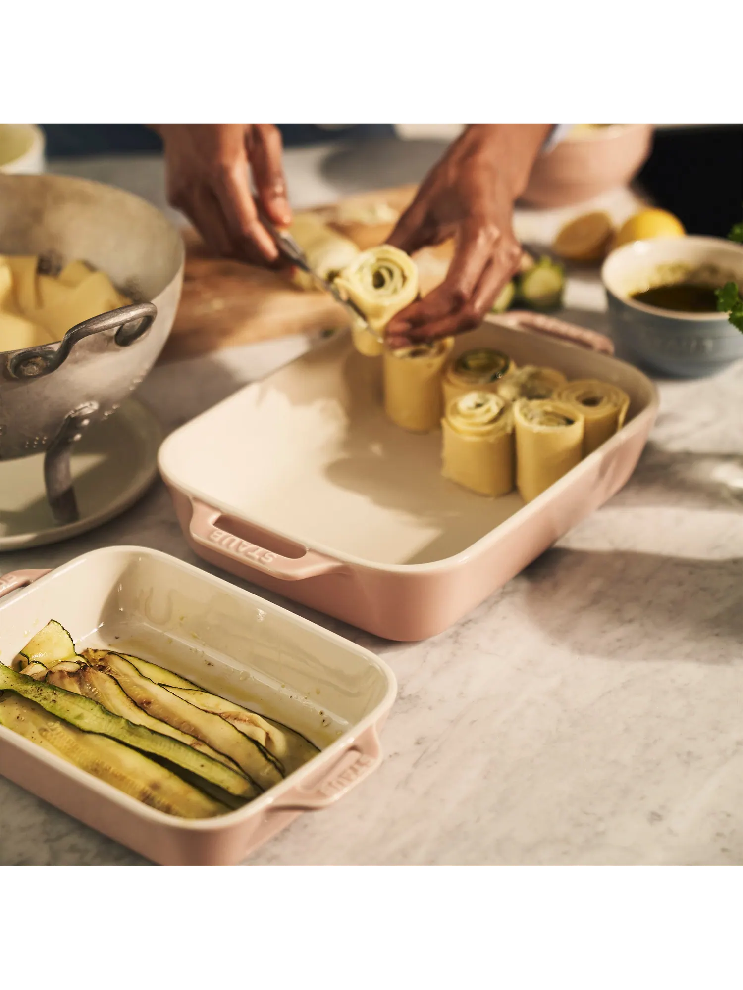 Набор форм для выпечки Staub Ceramic, 2 предмета — изображение 3 из 6, розовый