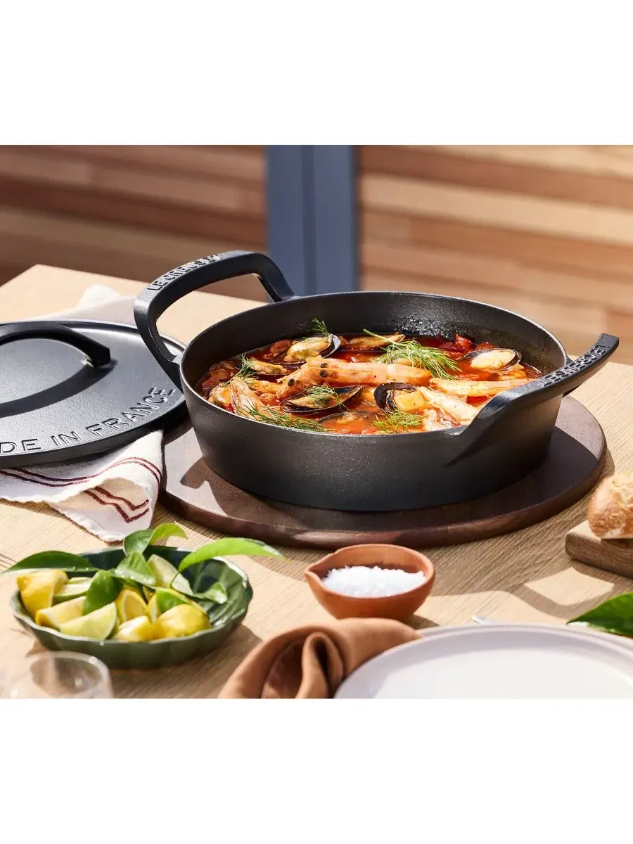 Эмалированная чугунная сковорода Alpine Outdoor Collection объемом 3 л Le Creuset — изображение 7 из 8, черный