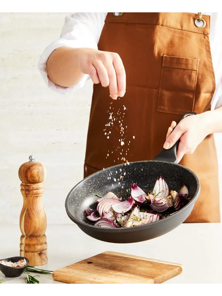 Гранитная сковорода из литого алюминия, 28 см Cuisine::Pro — изображение 5 из 5, черный