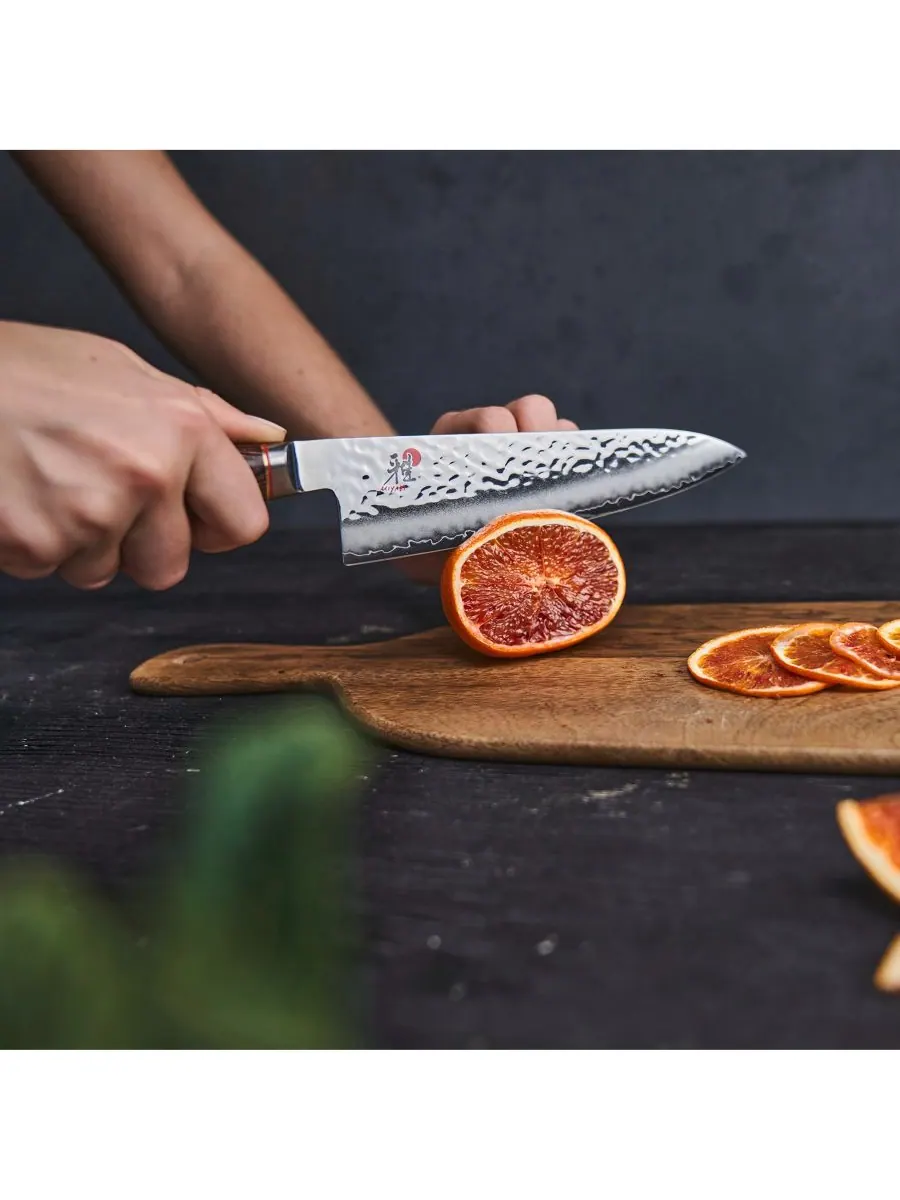 Кухонный нож Artisan 8 дюймов Miyabi — изображение 5 из 5, коричневый