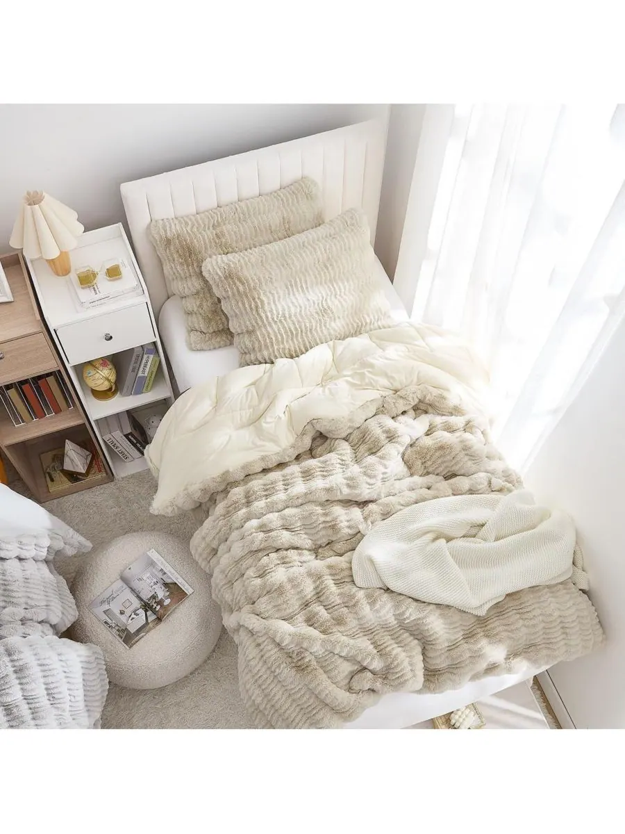 Уютное большое одеяло Chunky Bunny Peak of Cozy Coma Inducer, Natural beige, Twin XL — изображение 2 из 4