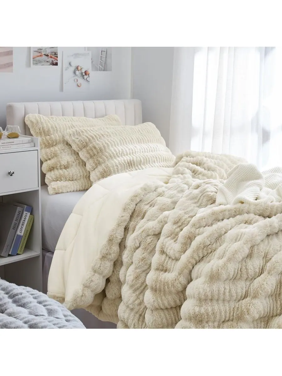 Уютное большое одеяло Chunky Bunny Peak of Cozy Coma Inducer, Natural beige, Twin XL — изображение 3 из 4