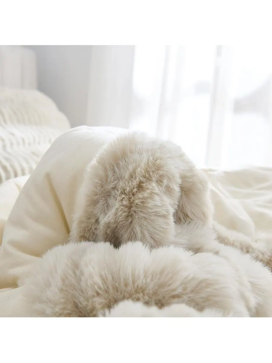 Уютное большое одеяло Chunky Bunny Peak of Cozy Coma Inducer, Natural beige, Twin XL — изображение 4 из 4