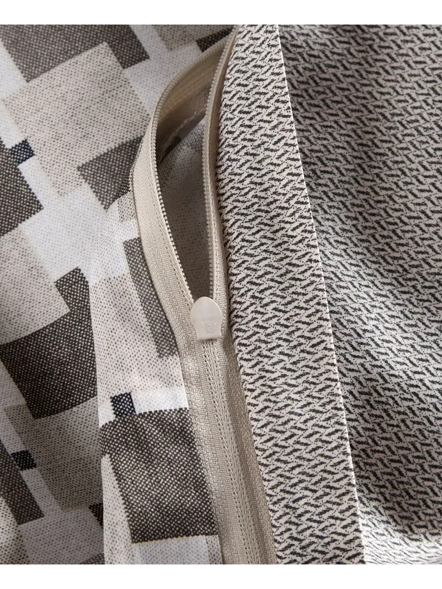 Пододеяльник Lucio Cotton из хлопкового сатина, 92x92 см Boss Home — изображение 4 из 5, тауп