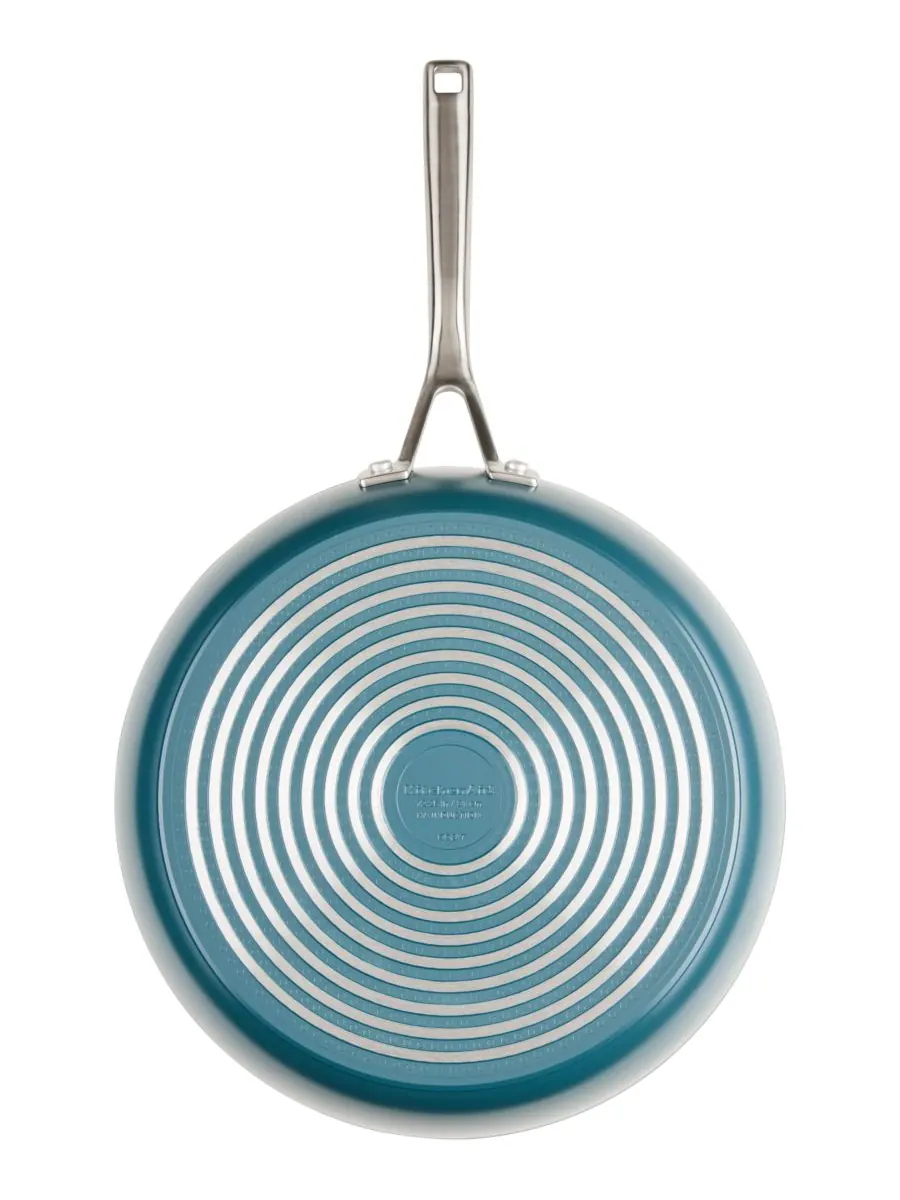 Сковорода с крышкой KitchenAid Hard-Anodized Ceramic Induction, 31 см, Синяя агава — изображение 4 из 8, синий