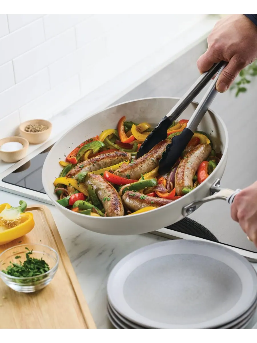 Сковорода с крышкой KitchenAid Hard-Anodized Ceramic Induction, 31 см — изображение 2 из 10, белый