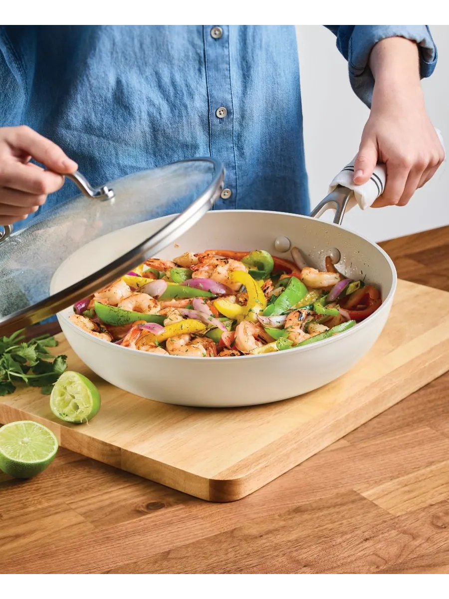 Сковорода с крышкой KitchenAid Hard-Anodized Ceramic Induction, 31 см — изображение 3 из 10, белый
