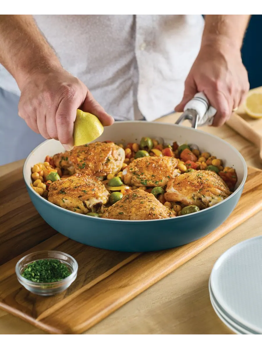 Сковорода с крышкой KitchenAid Hard-Anodized Ceramic Induction, 31 см — изображение 10 из 10, белый