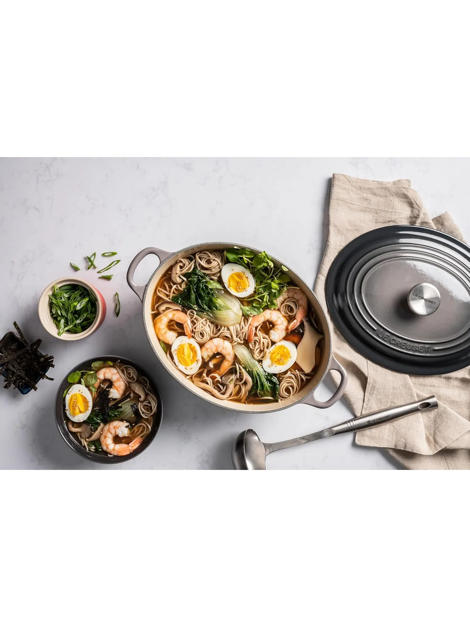 Кастрюля овальная Le Creuset Signature, 6,3 л, 31 см — изображение 5 из 8, флинт