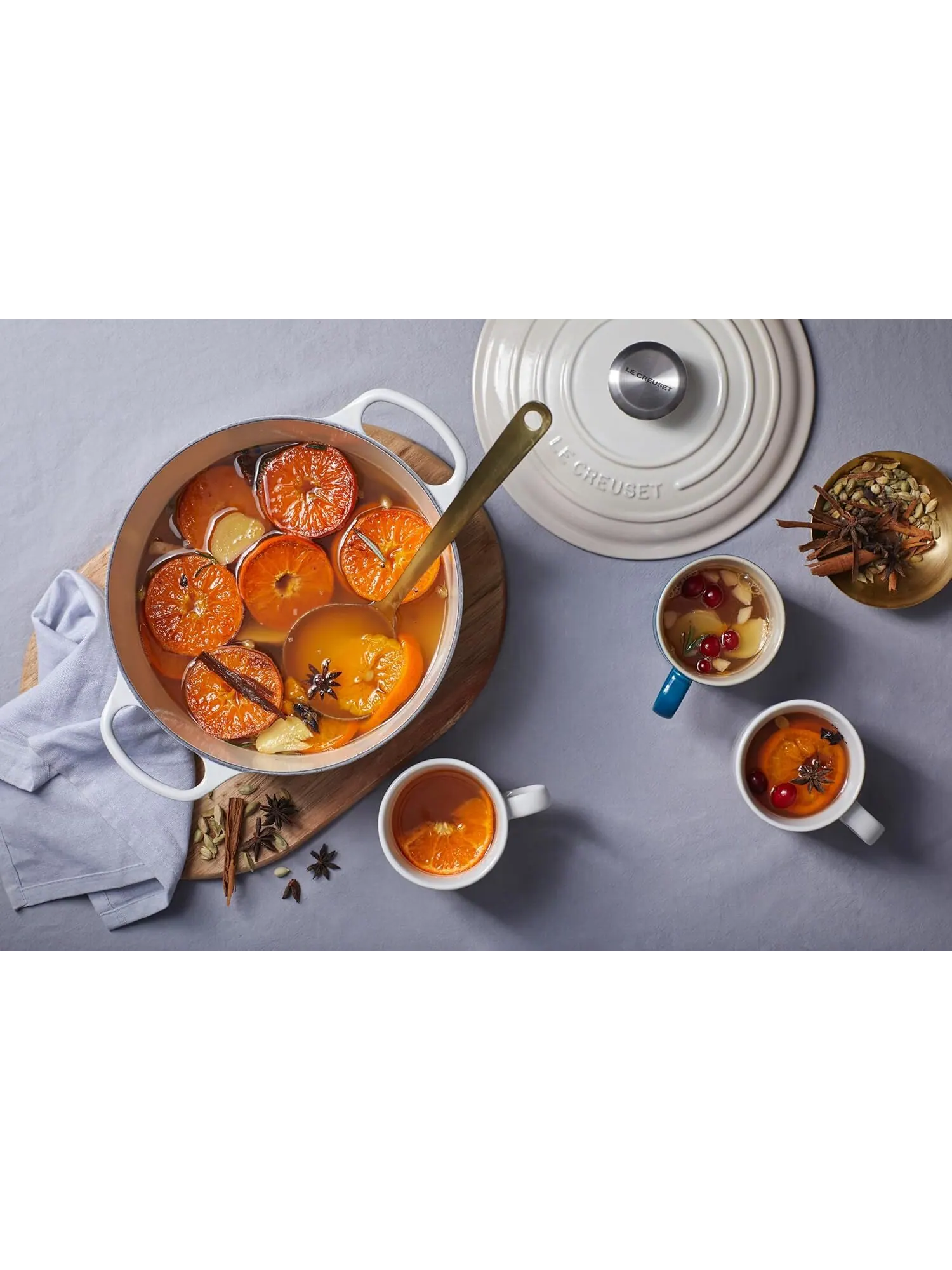 Набор чугунной эмалированной посуды Le Creuset, 5 предметов, 16/23/26 см, персиковый — изображение 8 из 8, розовый