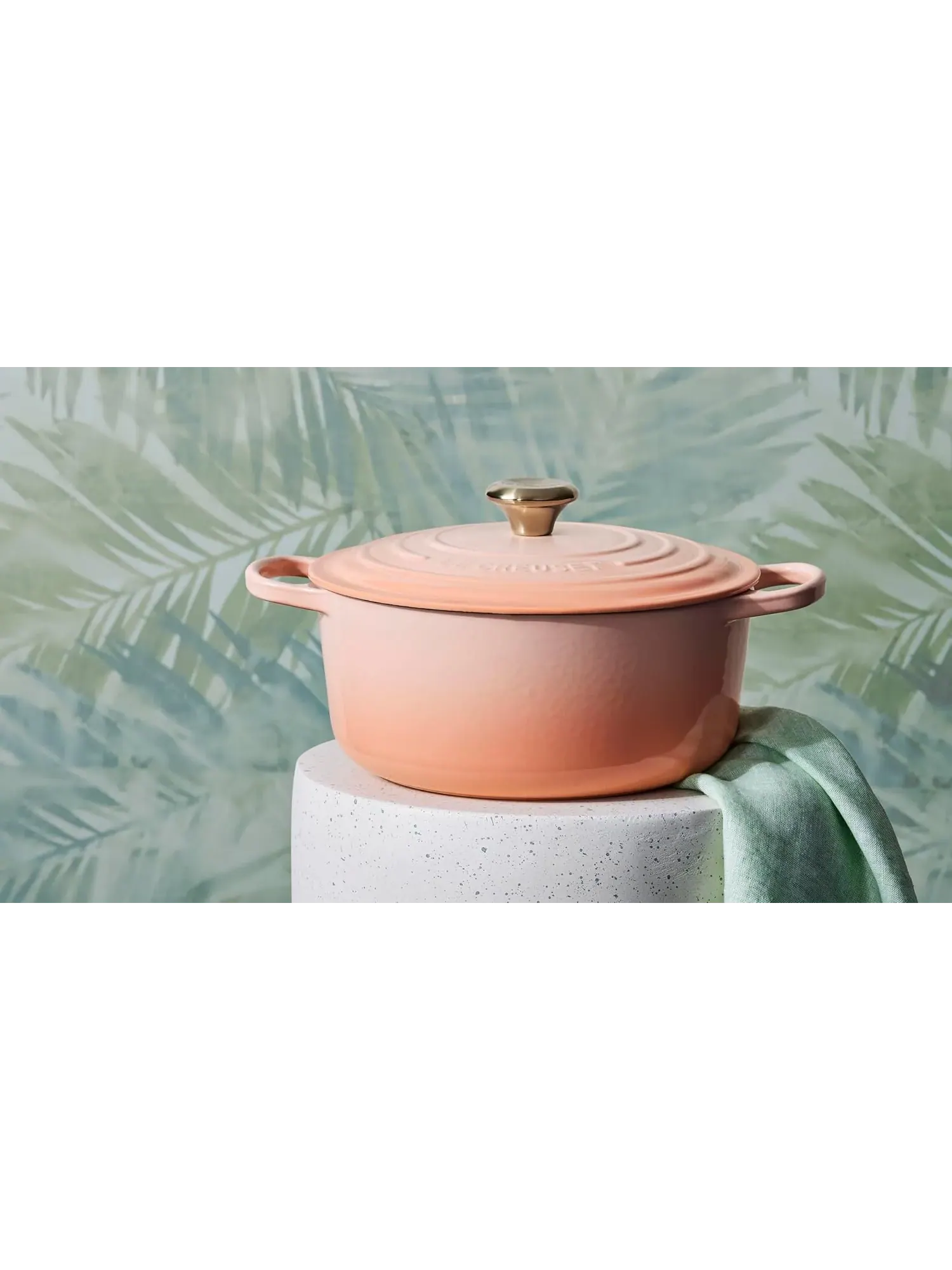 Кастрюля круглая Le Creuset Signature, 5,3 л, 26 см, персиковый — изображение 5 из 8, розовый