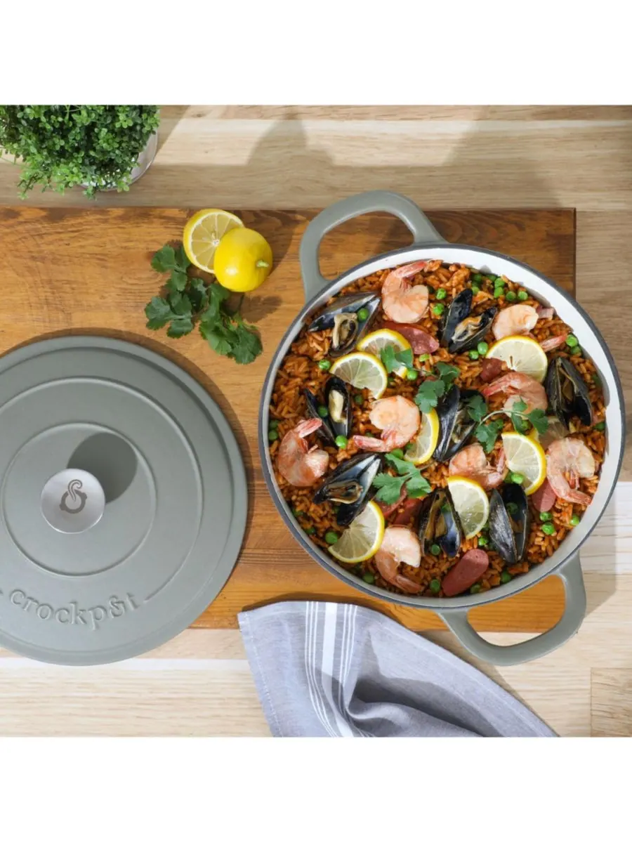 Круглая чугунная кастрюля Crock Pot Artisan объемом 7 кварт (7 литров) - матовый пыльно-розовый — изображение 3 из 10