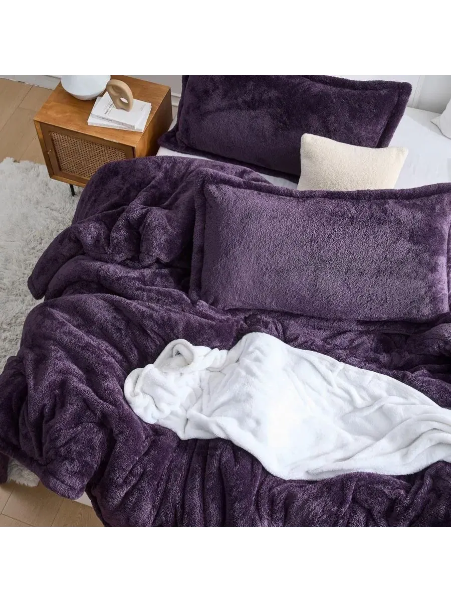 Одеяло Oversized Plush Mysterioso Purple Coma Inducer — изображение 2 из 3, фиолетовый