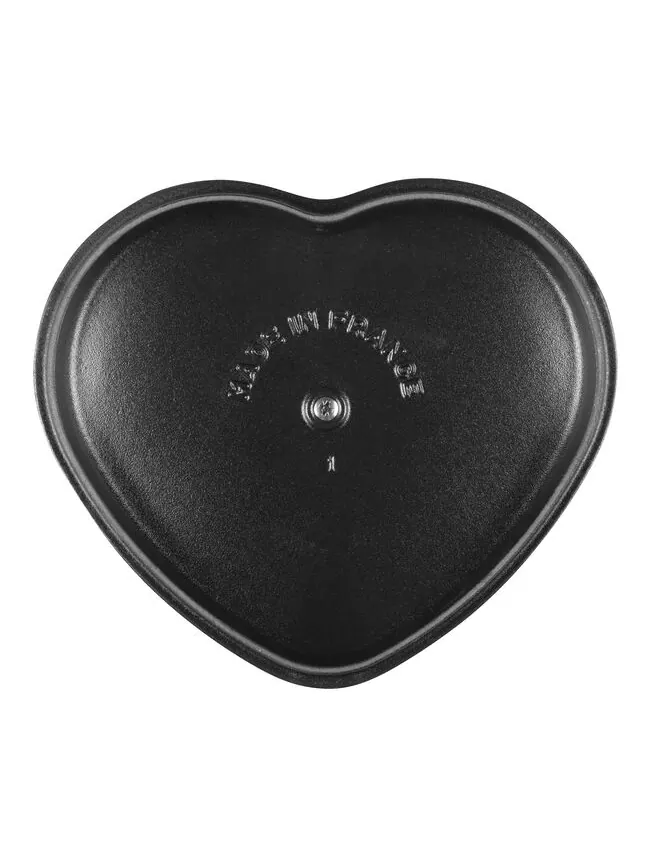 Фигурная кокотница Staub Heart Cocotte «Сердце», 20 см, 1.65 л — изображение 4 из 6, красный