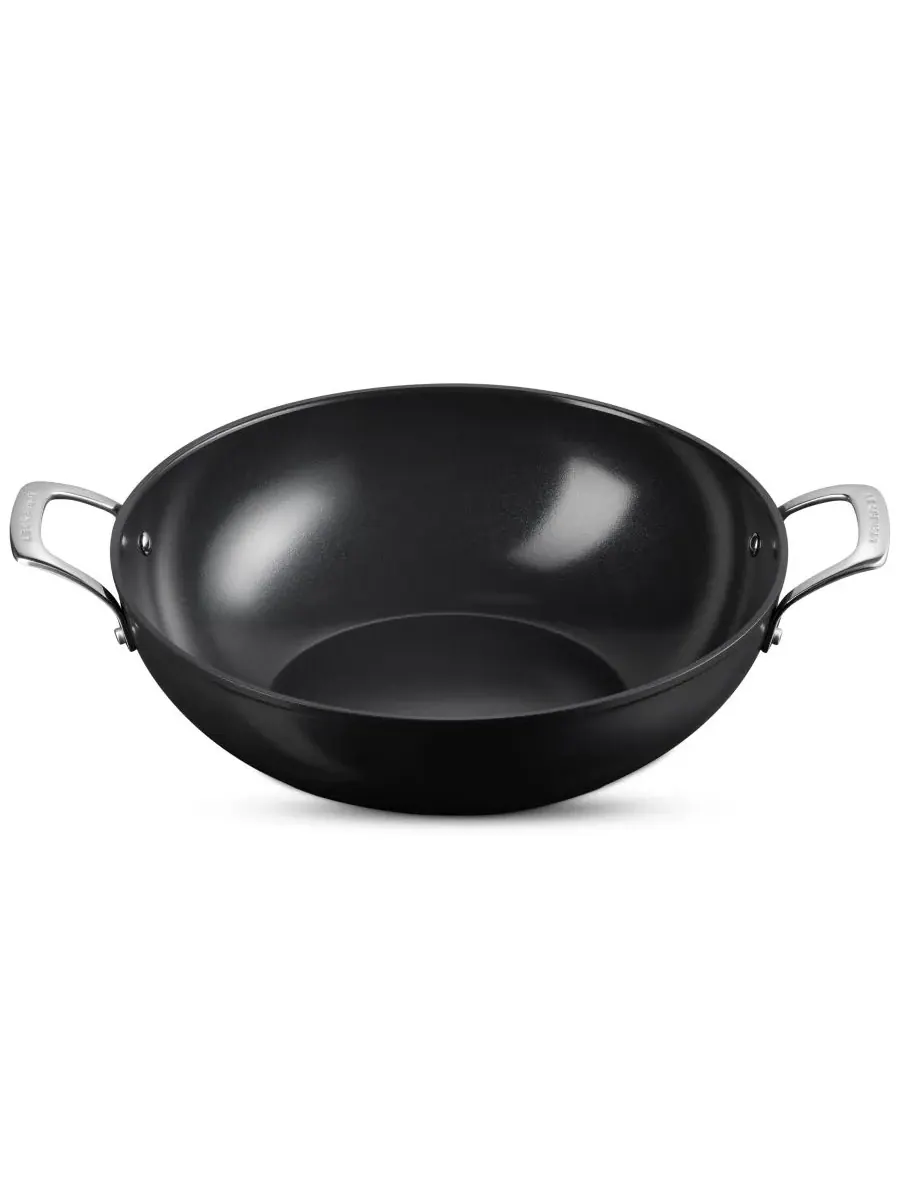 Керамическая сковорода-вок Essential с антипригарным покрытием, объем 6 л Le Creuset — изображение 2 из 5, нет цвета