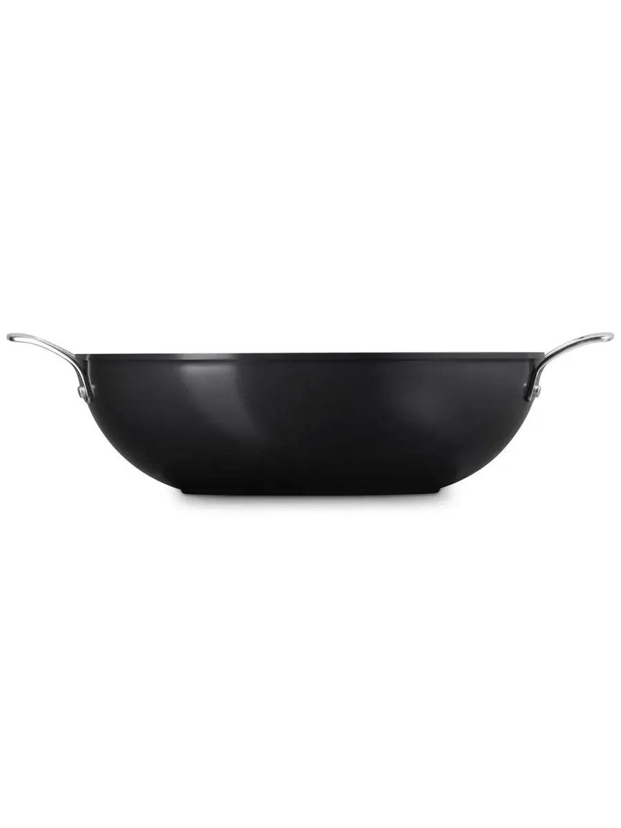 Керамическая сковорода-вок Essential с антипригарным покрытием, объем 6 л Le Creuset — изображение 3 из 5, нет цвета