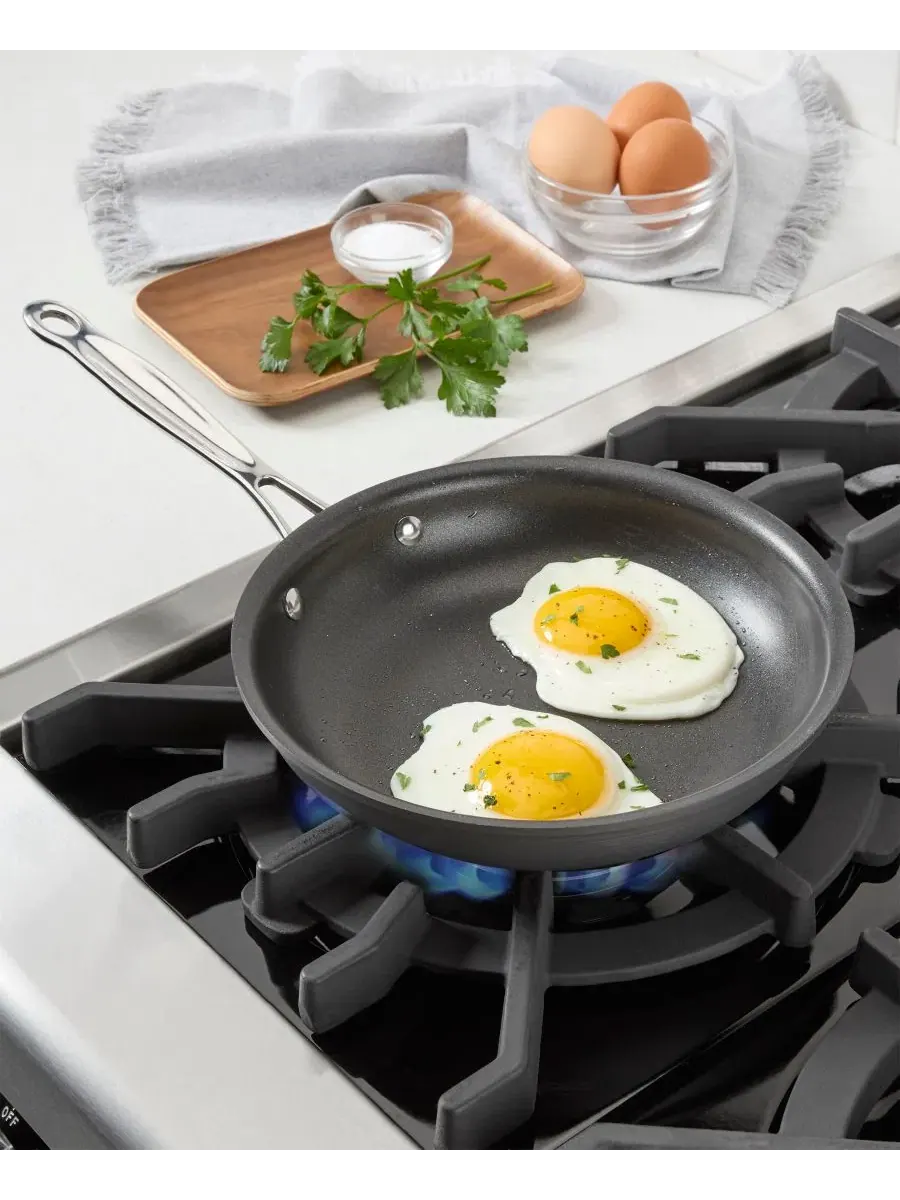 Набор из 2 сковородок из анодированного алюминия Cuisinart — изображение 2 из 3, черный