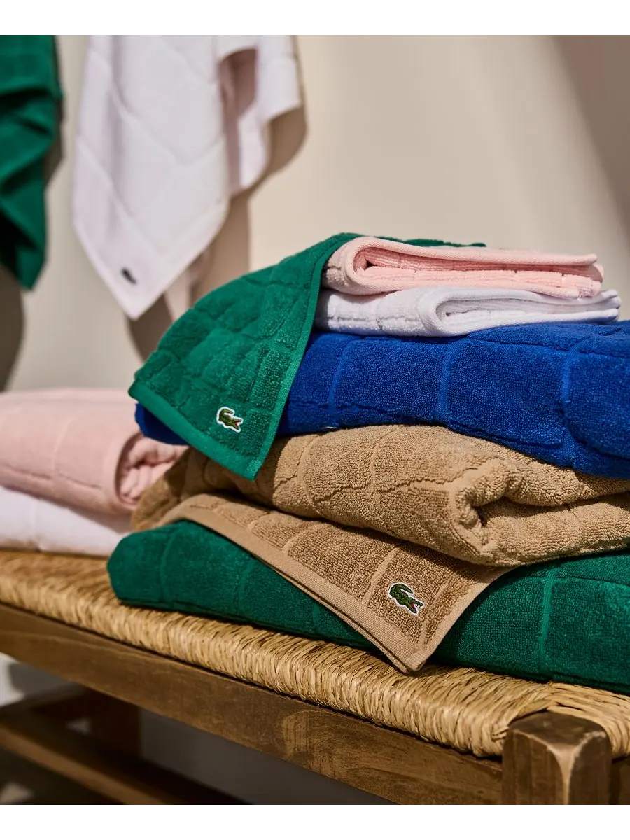Хлопковая мочалка heritage croc scale, 13 x 13 дюймов. Lacoste Home — изображение 3 из 16, белый