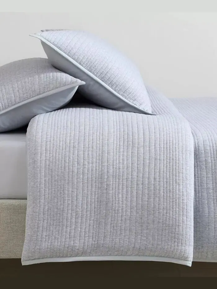 Комплекты пододеяльников из джерси из меланжа и тенселя в рубчик Matelasse Calvin Klein — изображение 3 из 5, серый синий
