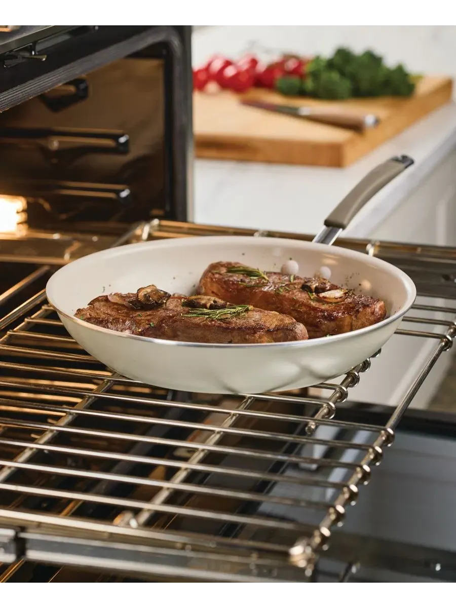 Коллекция керамической посуды Cucina Rachael Ray, миндальный — изображение 3 из 6