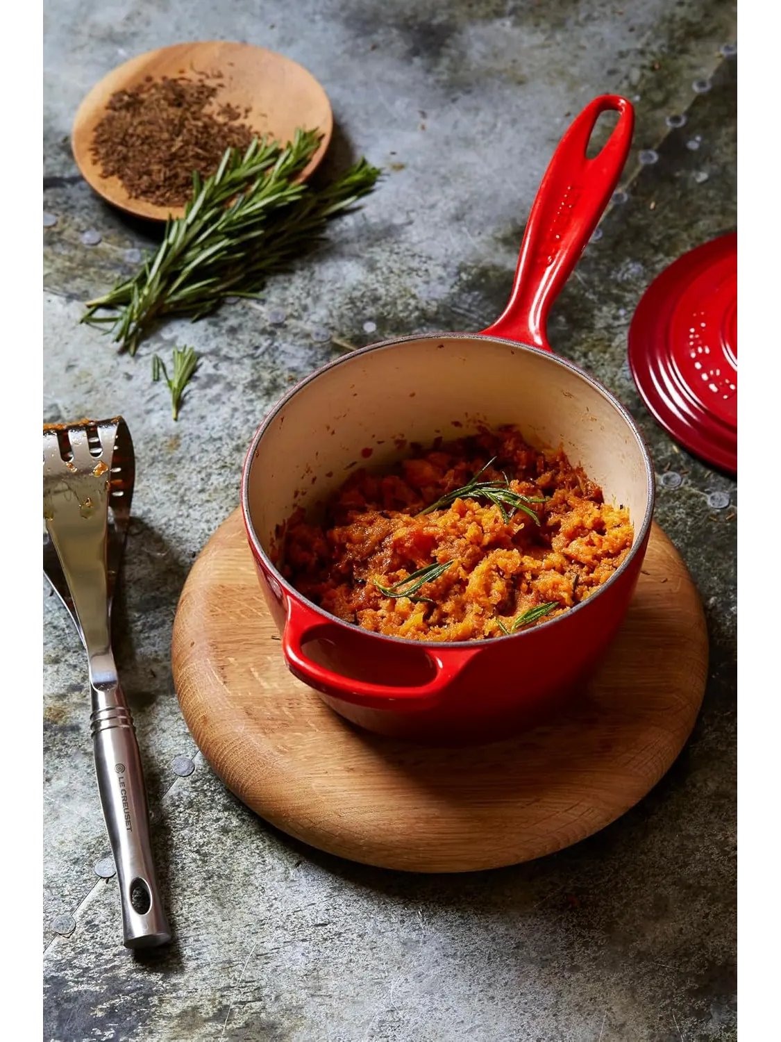 Ковш чугунный Le Creuset Signature, 1,5 л, 16 см — изображение 8 из 8, вишневый