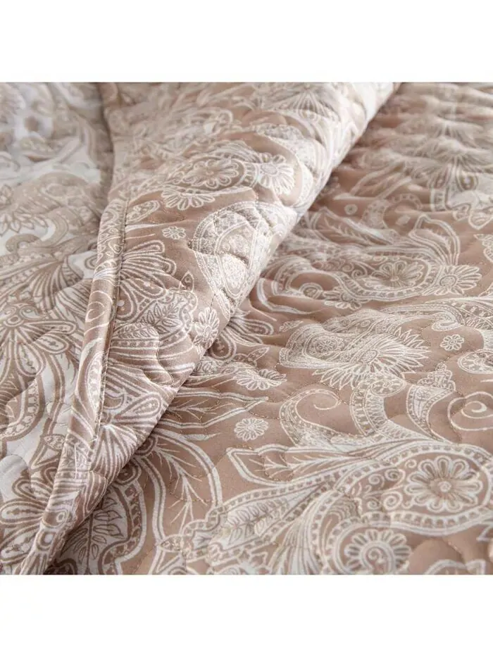 Легкое двустороннее одеяло и накидка Perfect Paisley Southshore Fine Linens — изображение 3 из 5, тауп