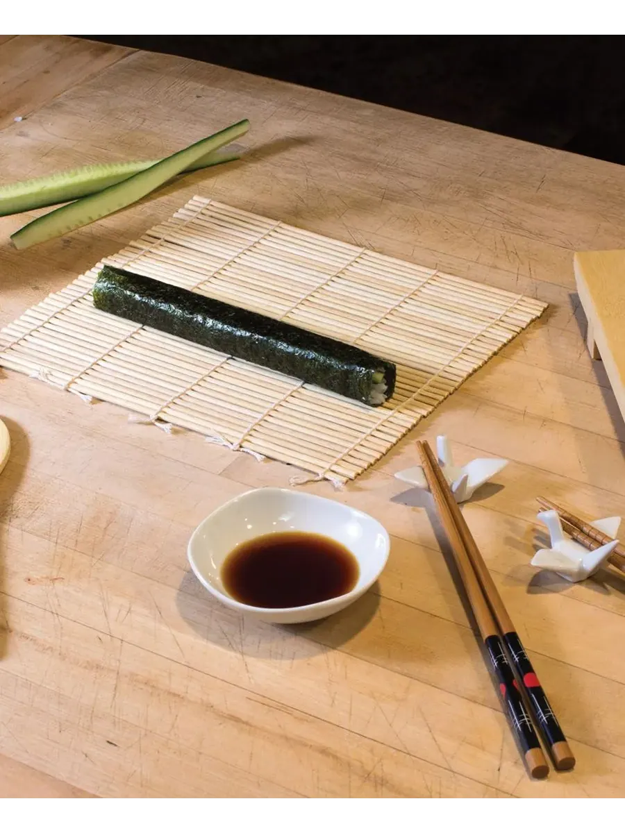 Набор для приготовления суши от Helen's Asian Kitchen включает 2 коврика для суши, 2 лопатки для — изображение 4 из 6