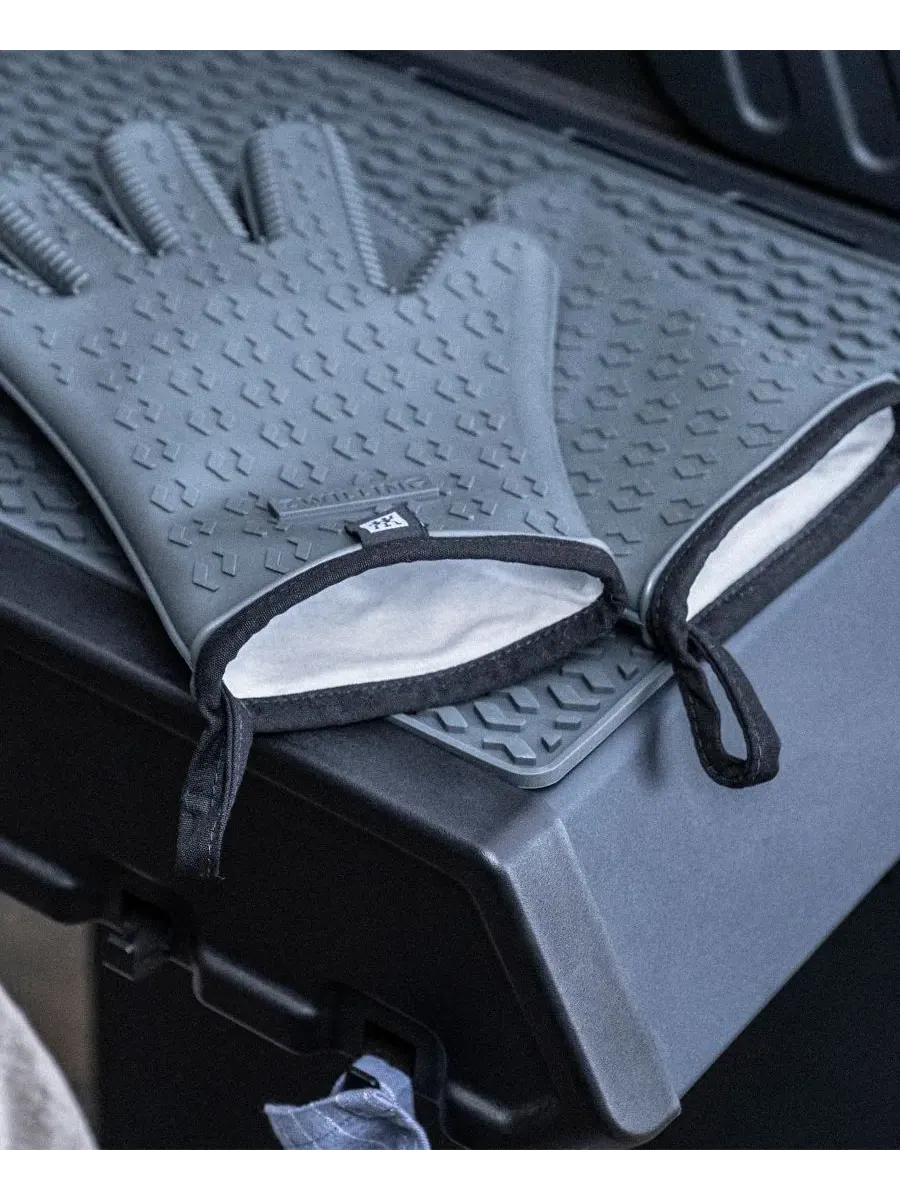 Набор из 3 силиконовых ковриков и перчаток для барбекю Zwilling — изображение 2 из 7, темно-серый