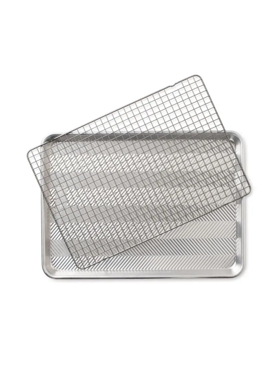 Противень Prism Half Sheet с антипригарной решеткой, пригодной для использования в духовке Nordic