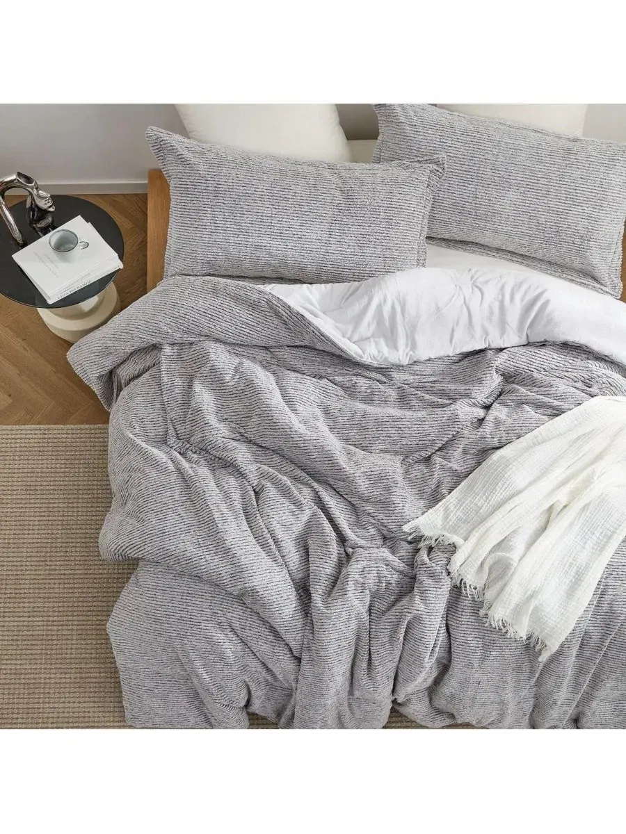 Одеяло-комфортер Glacier Frost Oversized Comforter Set Coma Inducer — изображение 4 из 4, серый
