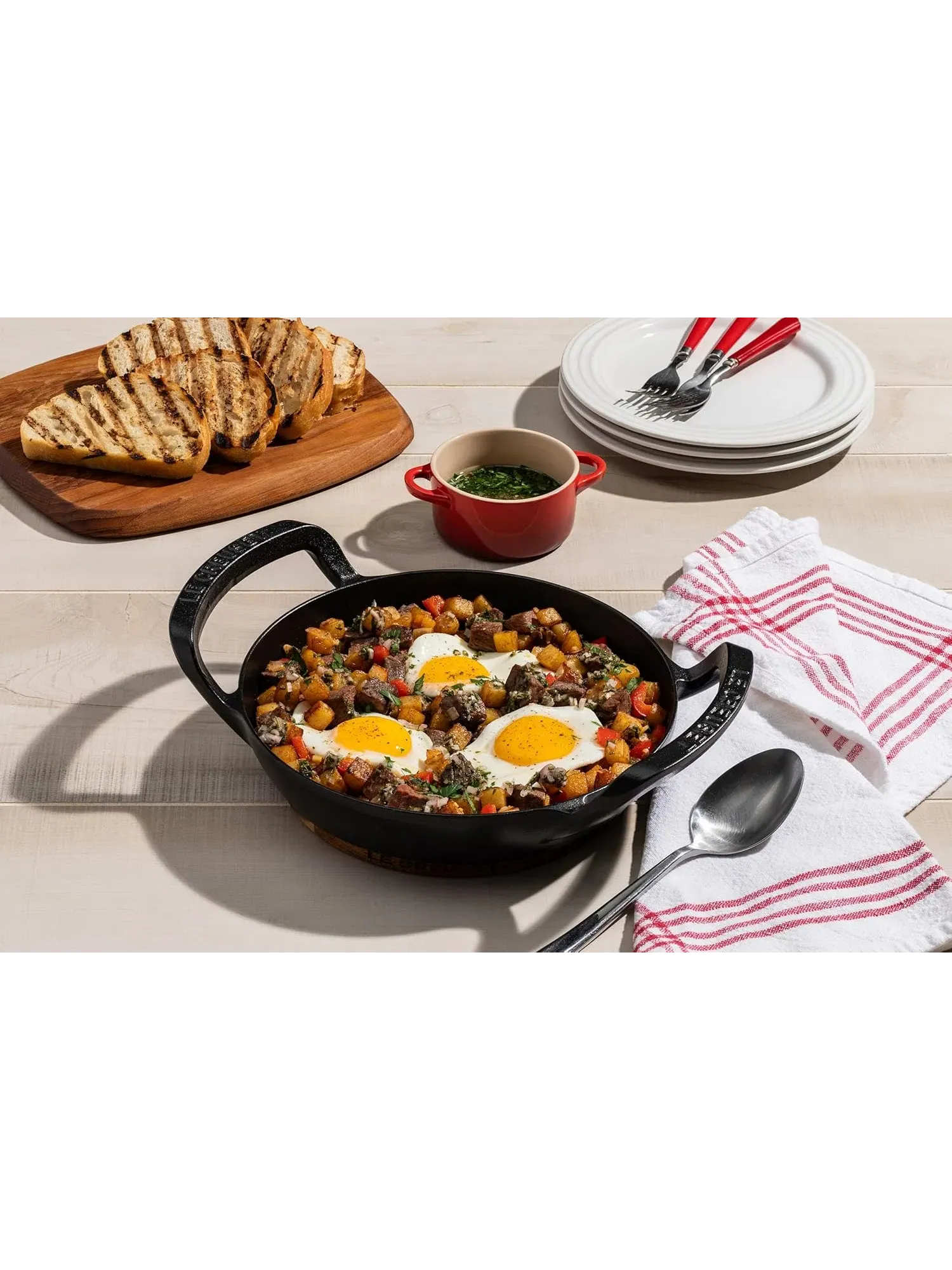 Круглая чугунная сковорода-гриль Le Creuset BBQ Outdoor Grill Pan Round, 25 см — изображение 8 из 8, черный
