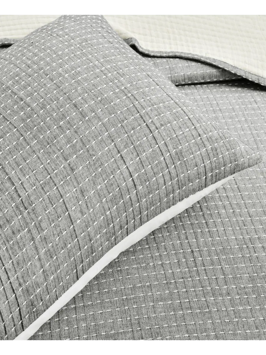 Комплект из трех предметов: стеганое одеяло Kantha с вышивкой «пикет», из окрашенной пряжи хлопка — изображение 5 из 5