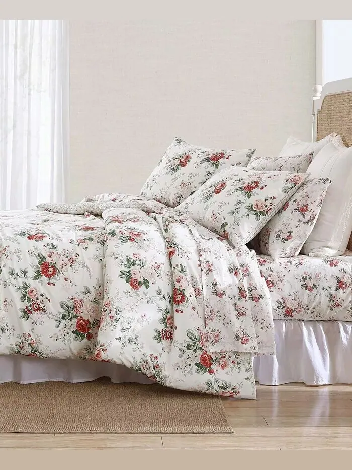 Комплект фланелевых одеял Ashfield из 2 предметов, Twin Laura Ashley — изображение 6 из 9, красный зеленый