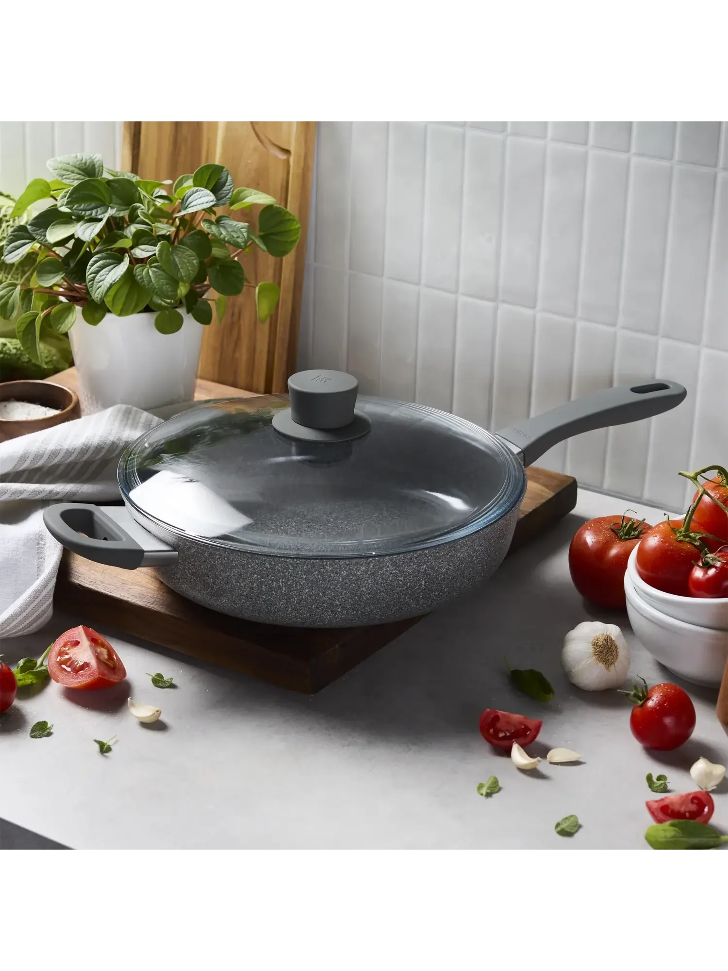 Сотейник ZWILLING Parma Plus Ceramic, 28 см — изображение 4 из 5, серый