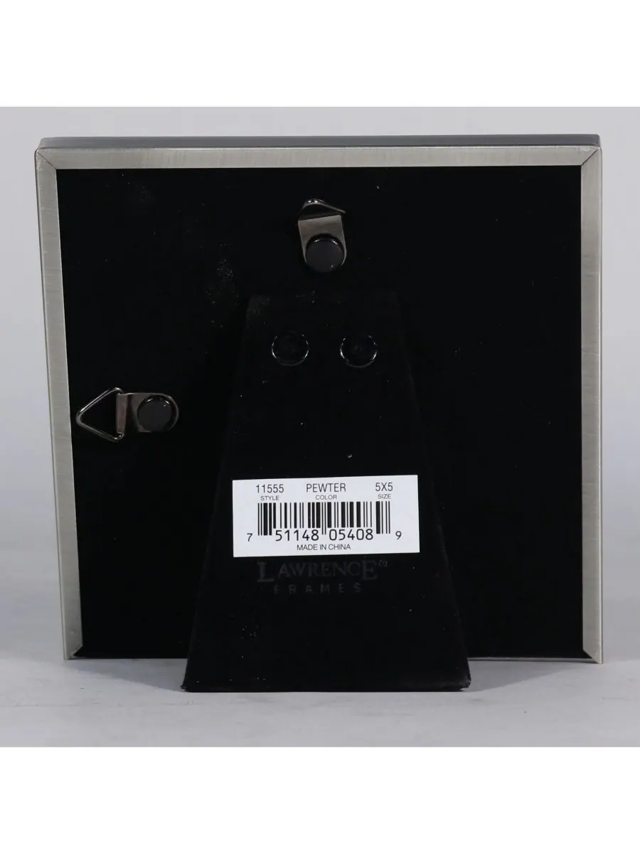 Антикварная оловянная фоторамка с декоративной окантовкой - 5 x 5 дюймов Lawrence Frames — изображение 3 из 3, серебряный