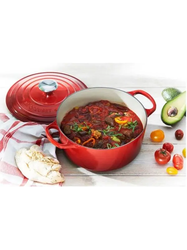 Кастрюля круглая Le Creuset Signature, 6,7 л, 28 см — изображение 3 из 3, вишневый