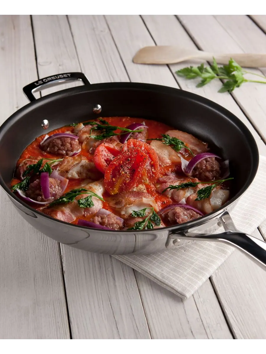 Le Creuset Классическая круглая сковорода из нержавеющей стали с антипригарным покрытием, 12 дюймов — изображение 5 из 5