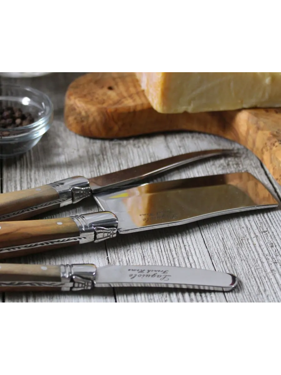 French Home Набор ножей для сыра Laguiole Connoisseur из оливкового дерева, 3 предмета — изображение 4 из 6, оливковый