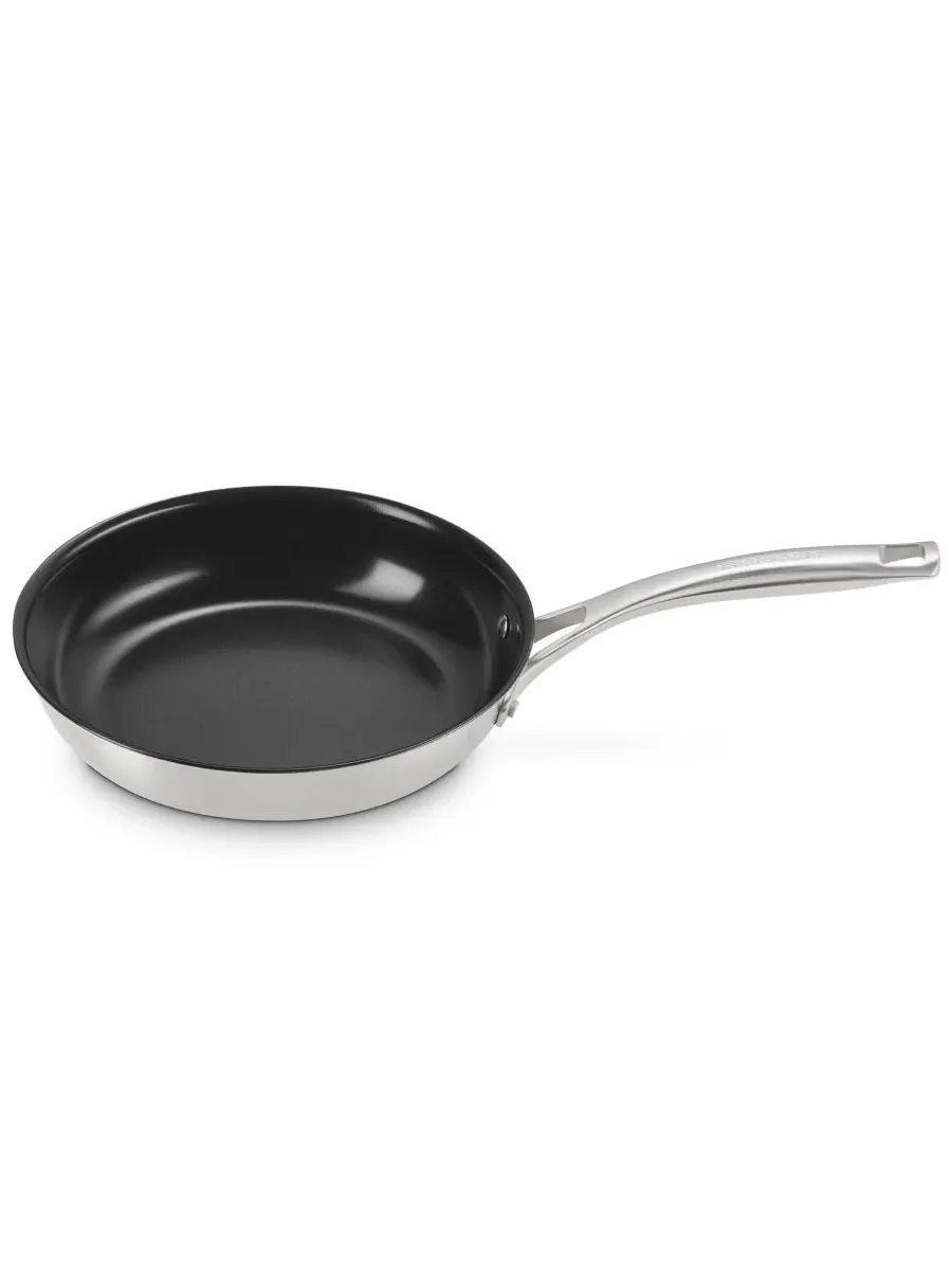 Набор из 2 сковородок Essential из нержавеющей стали с антипригарным покрытием Le Creuset — изображение 2 из 4, серебристый