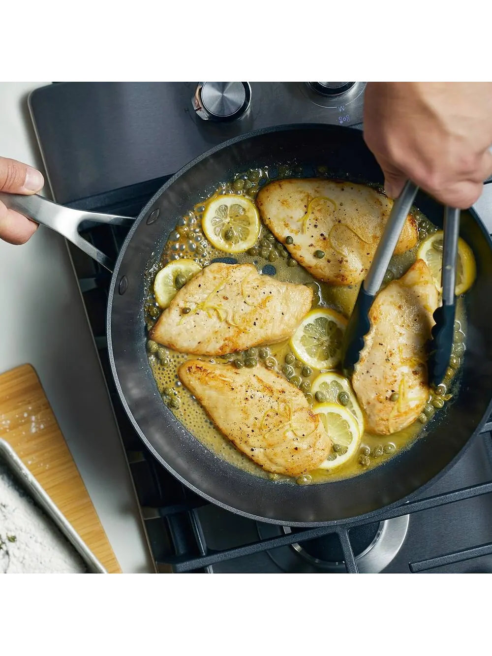 Сковорода с крышкой KitchenAid Hard-Anodized Induction Nonstick, 31 см — изображение 6 из 9, черный