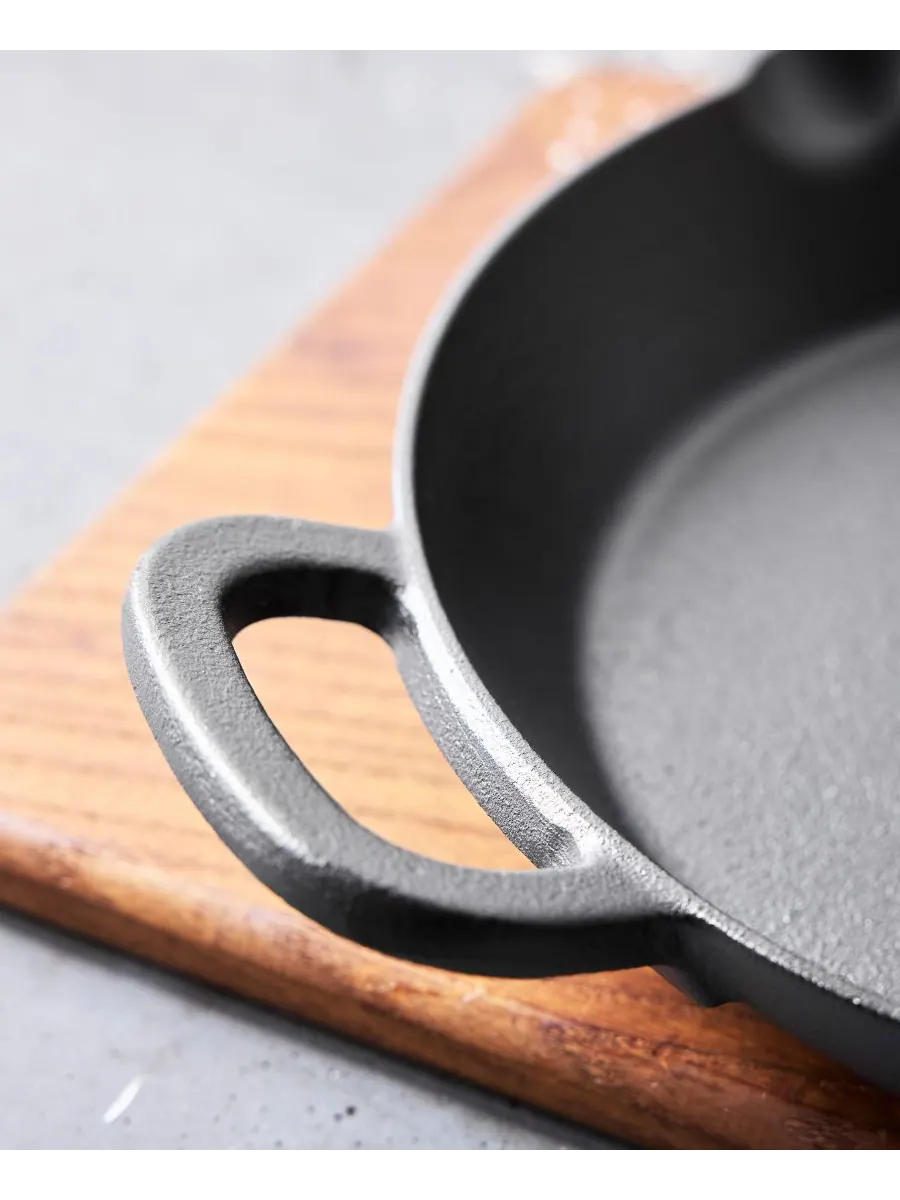 Сковорода чугунная GreenPan X Bobby Flay Cast Iron, 30 см — изображение 9 из 10, черный