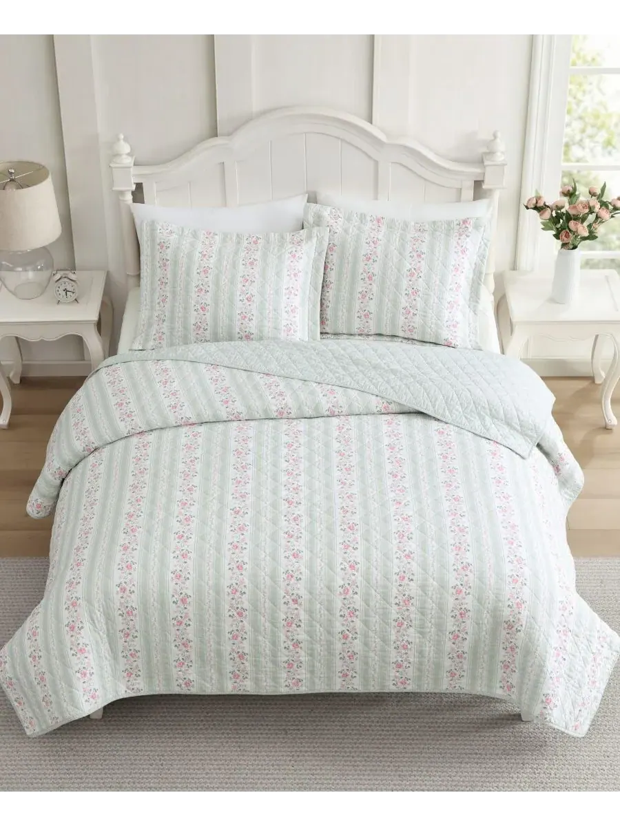 Двустороннее одеяло Rosebud Stripe, 3 предмета, размер Full/Queen Laura Ashley — изображение 3 из 8, светлый зеленый