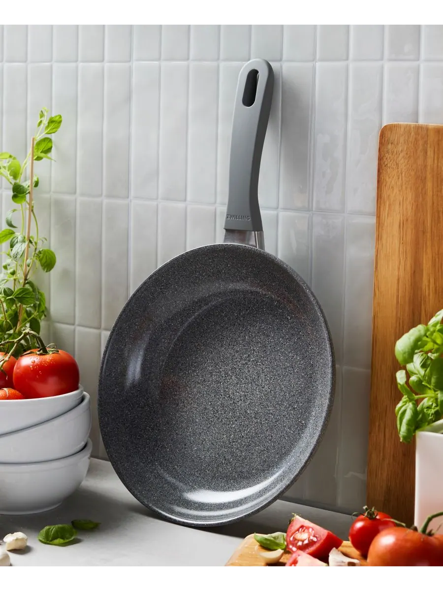 Сковорода ZWILLING Parma Plus Ceramic, 25 см — изображение 4 из 6, серый