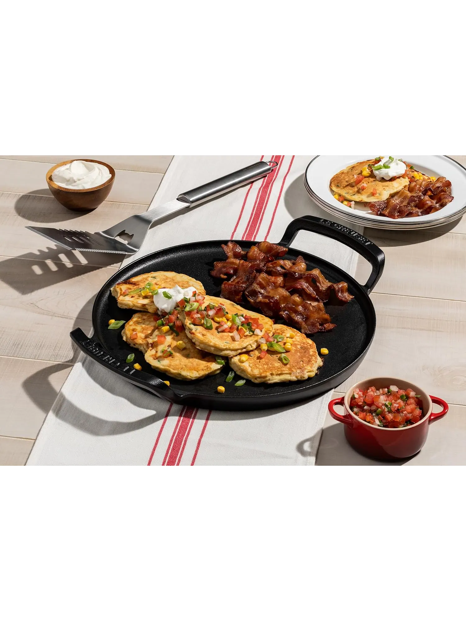 Круглая форма для пиццы Le Creuset Alpine Outdoor Pizza Pan, 35 см — изображение 7 из 7, черный