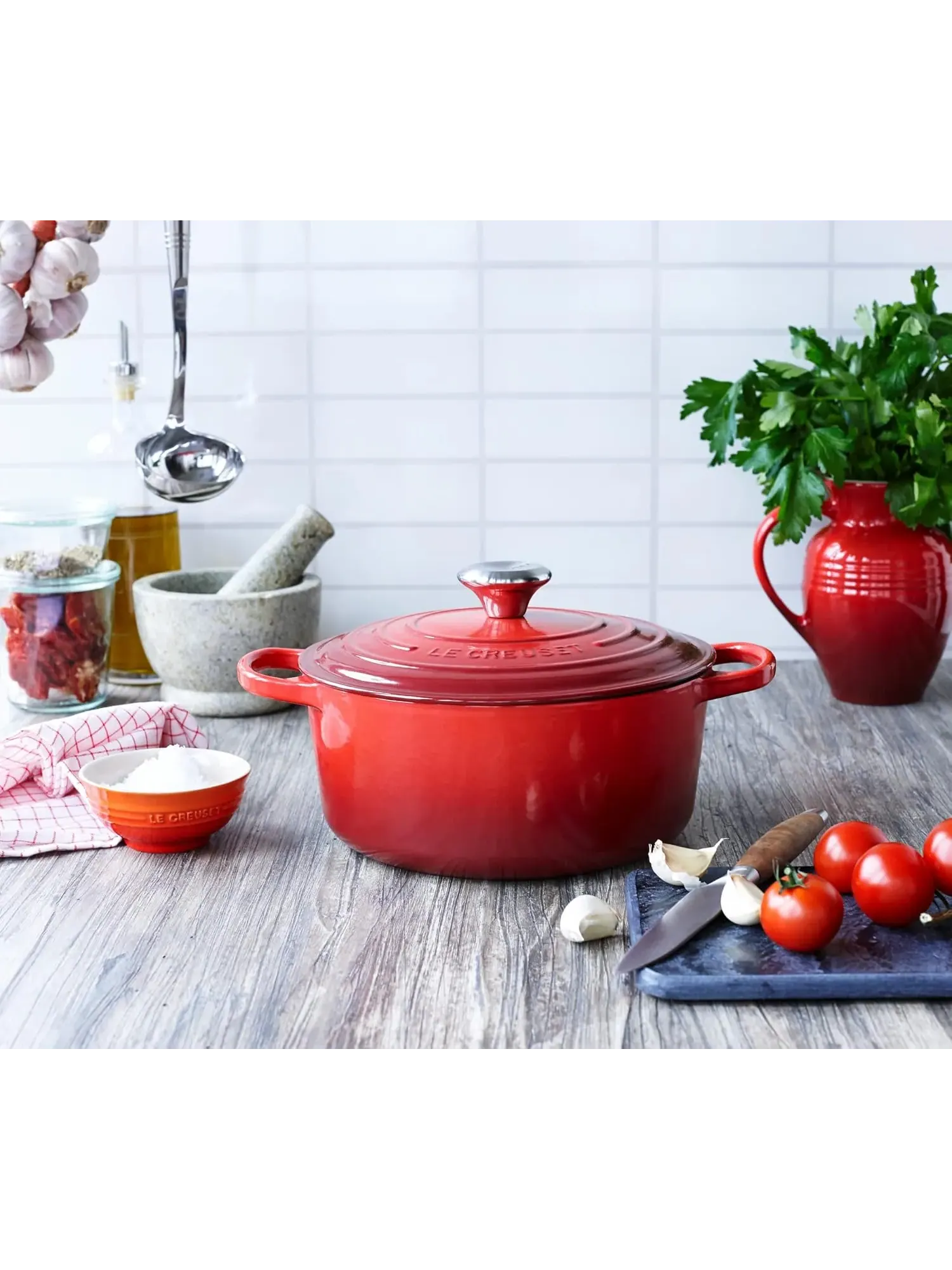 Кастрюля круглая Le Creuset Signature, 8,4 л, 30 см — изображение 5 из 7, вишневый