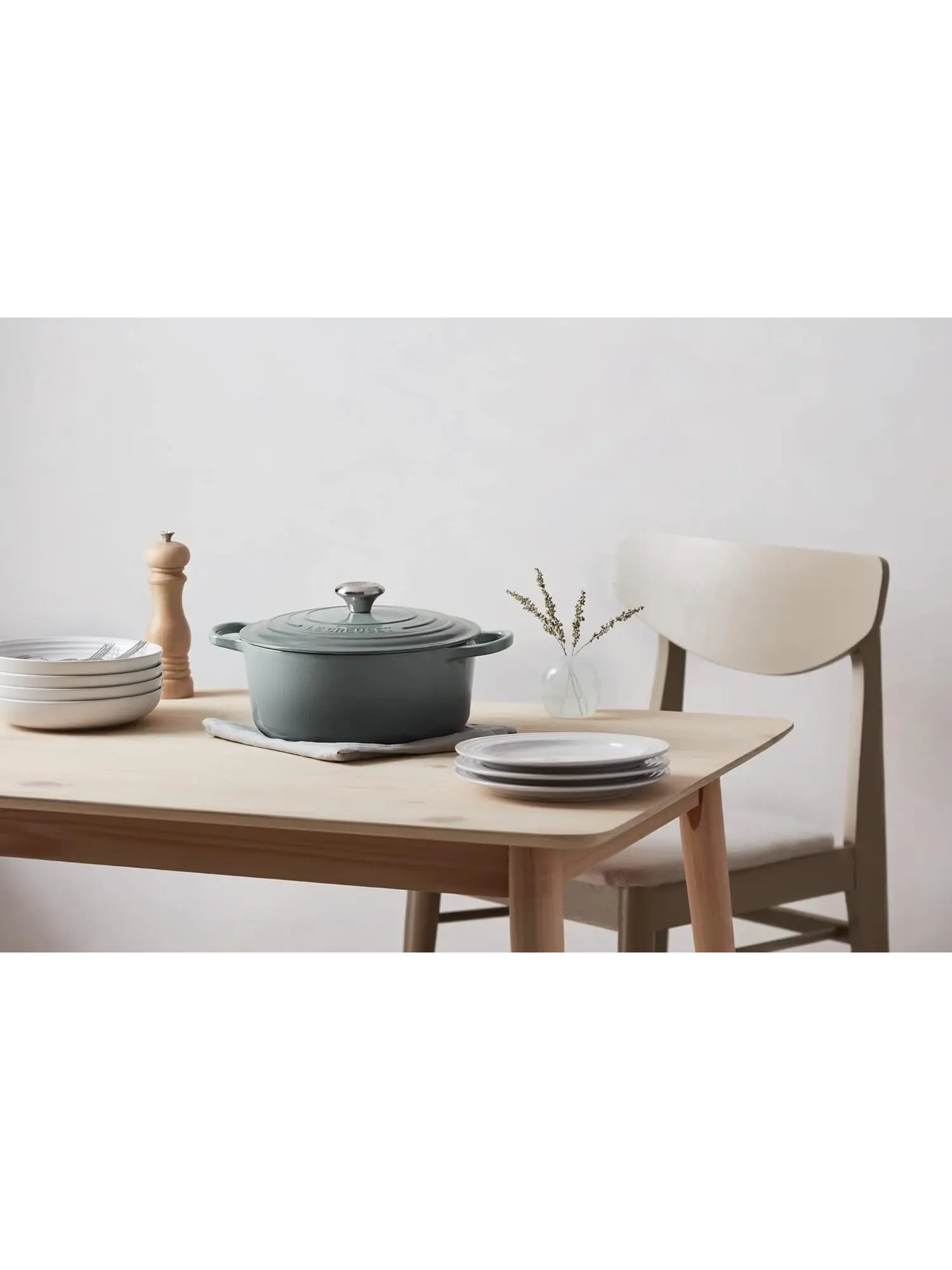 Кастрюля круглая Le Creuset Signature, 6,7 л, 28 см — изображение 5 из 7, морская соль