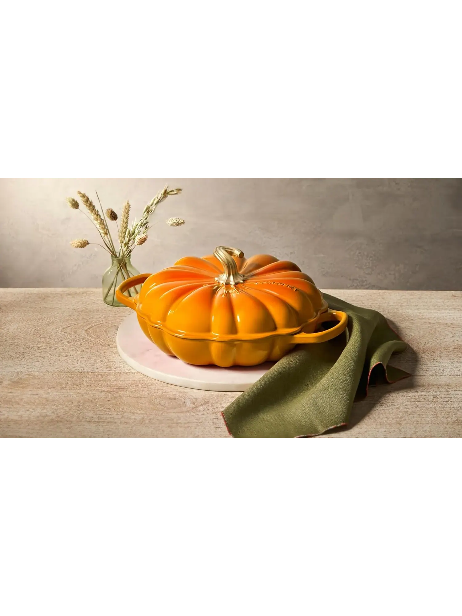 Кастрюля Le Creuset Cast Iron Pumpkin Casserole, 28 см, 2,5 л — изображение 6 из 7, белый