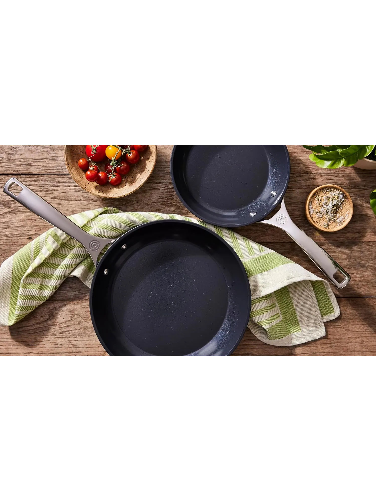 Набор сковородок Le Creuset Essential Non-Stick Ceramic, 2 предмета, 20/26 см — изображение 3 из 5, черный