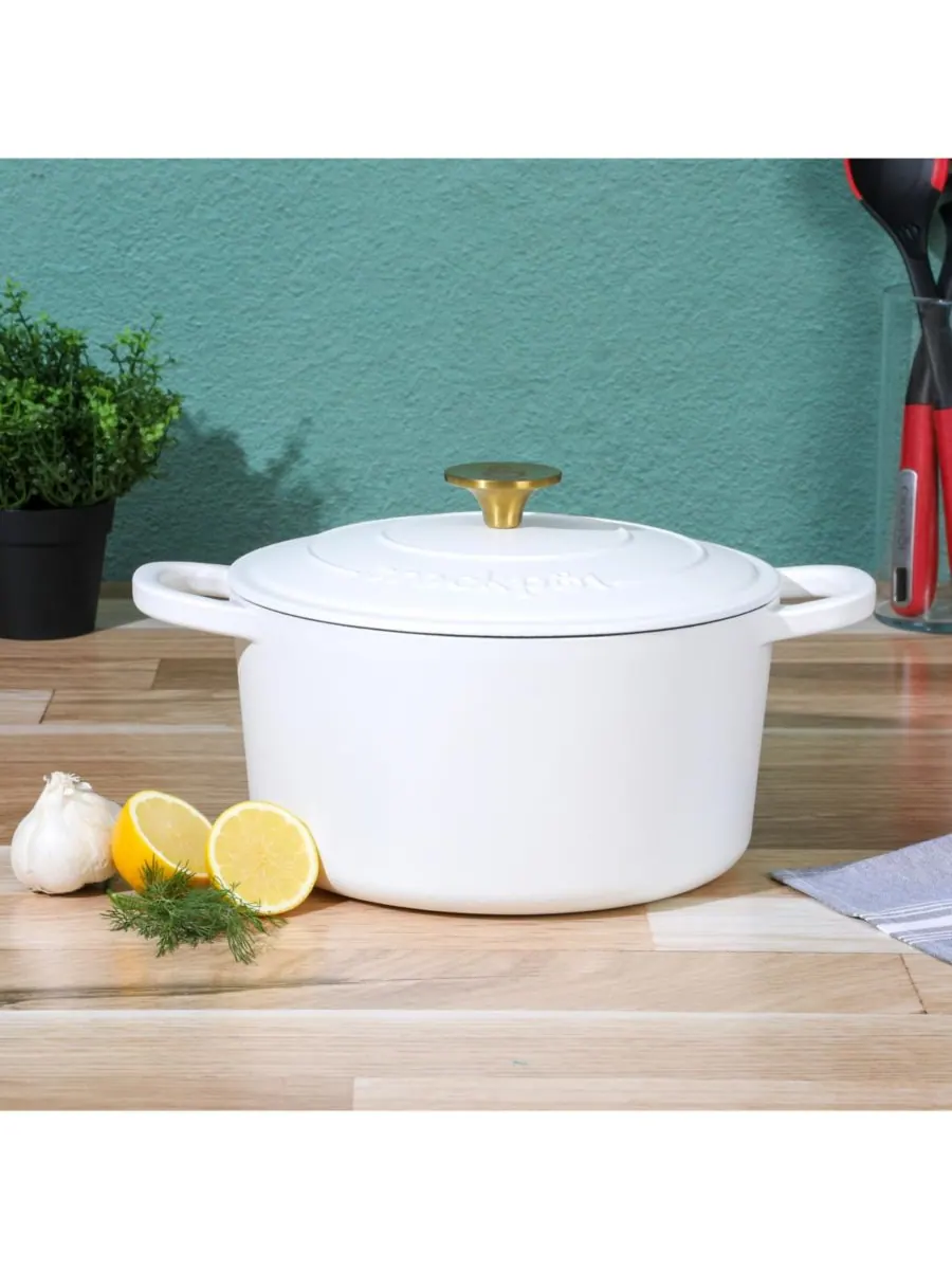 Круглая чугунная кастрюля Crock-Pot Artisan объемом 5 кварт (5 литров) - матовый пыльно-розовый — изображение 6 из 10