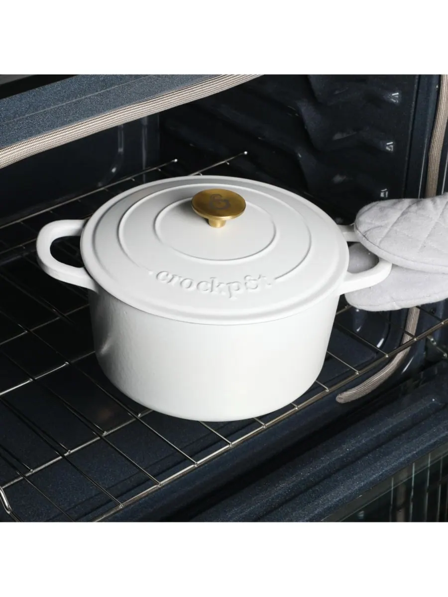 Круглая чугунная кастрюля Crock-Pot Artisan объемом 5 кварт (5 литров) - матовый пыльно-розовый — изображение 9 из 10